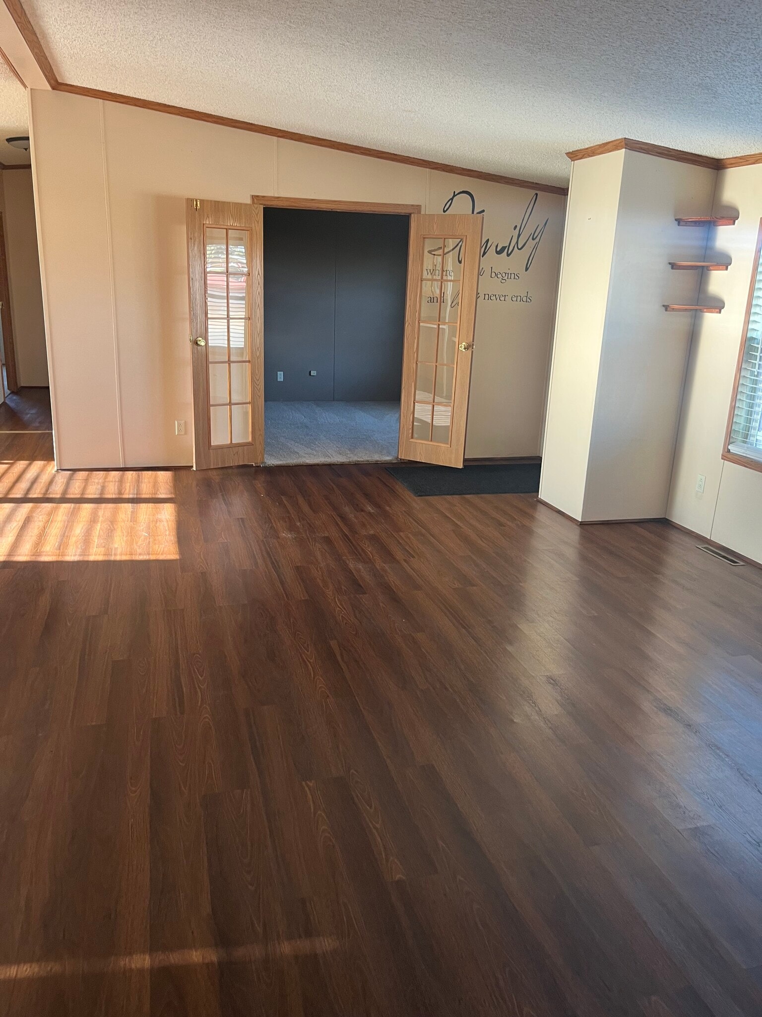 Building Photo - 802 Larch St