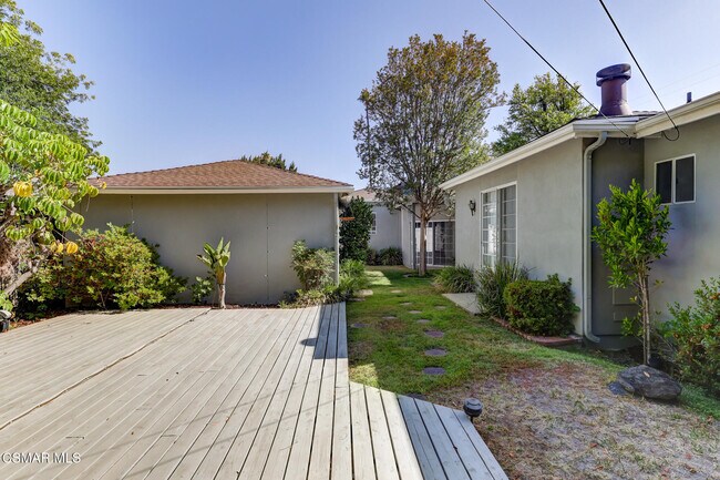 Building Photo - 13906 Sylvan St