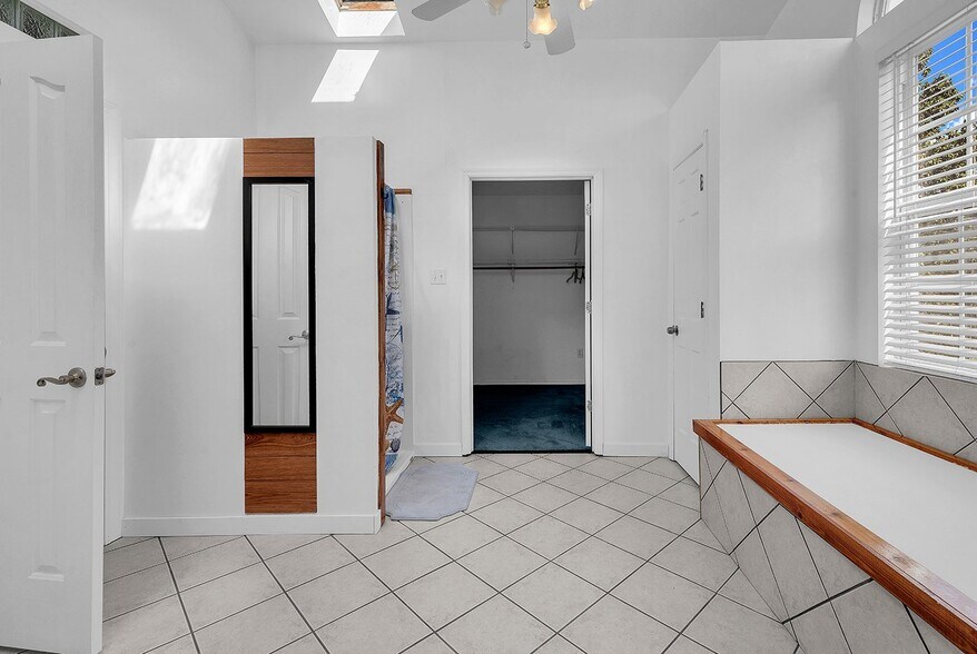 Building Photo - 39 Gates Way