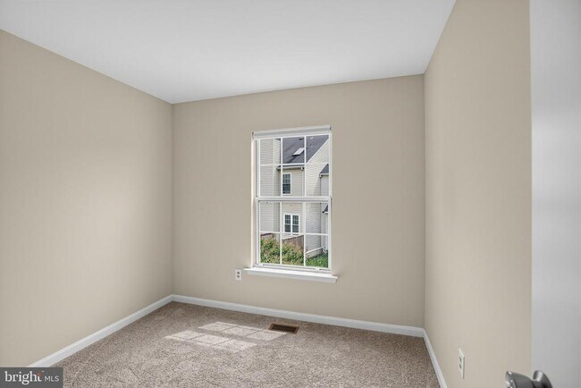 Building Photo - 502 Meadowmist Way