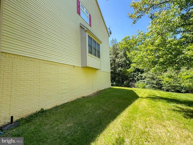 Building Photo - 7822 Quill Point Dr