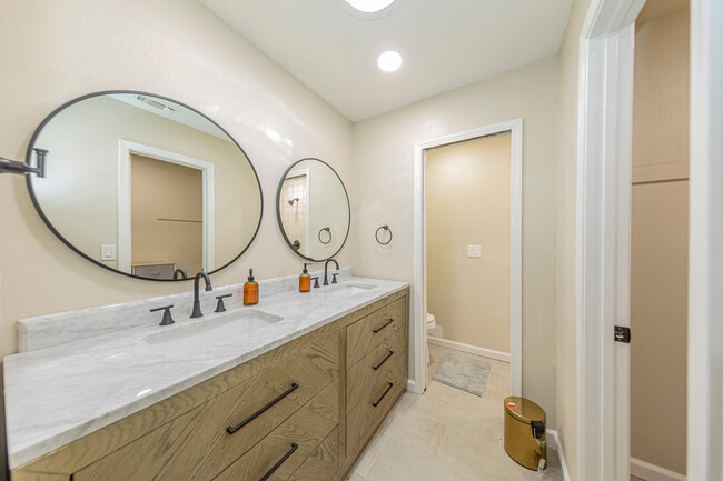 Building Photo - 35680 Forest Dr