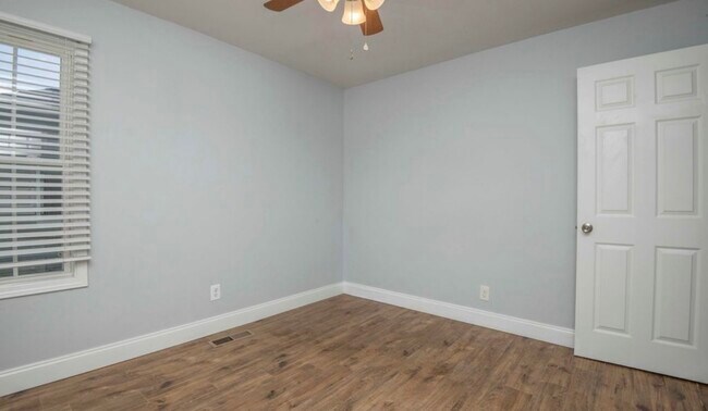 Building Photo - 2515 Wilson Ave