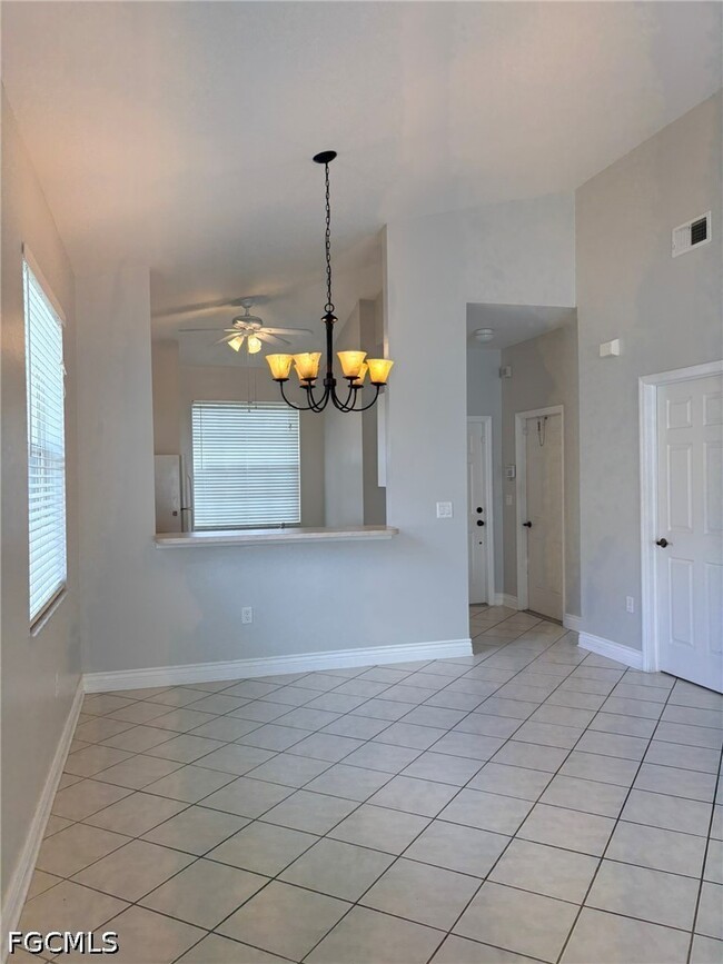 Building Photo - 3636 Pine Oak Cir