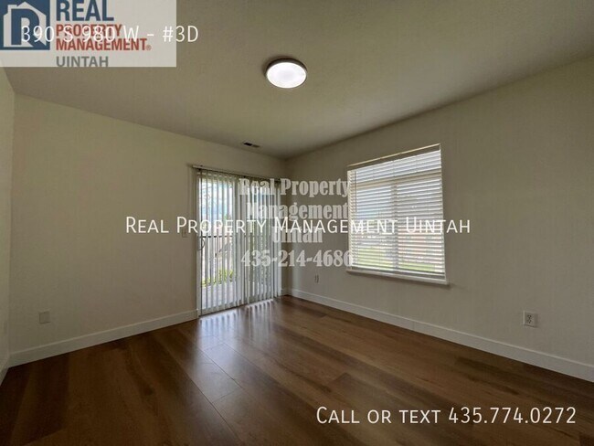 Building Photo - 390 980