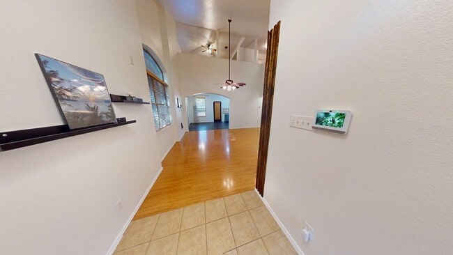 Building Photo - 6705 Rosita Oak Dr