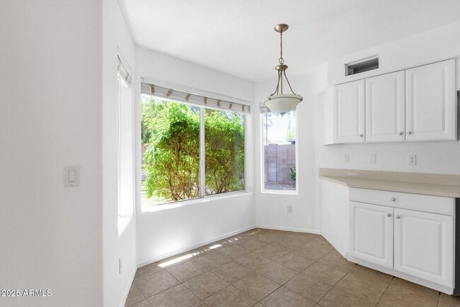 Building Photo - 4245 E Creosote Dr
