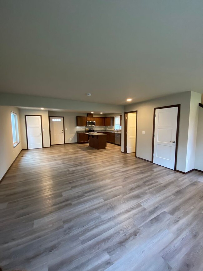 Building Photo - Beautiful 3 Bedroom 2.5  Bathroom Townhome