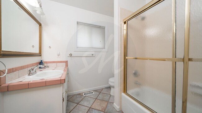 Building Photo - Beautiful Four Bedroom Home Near Broadmoor Bluffs