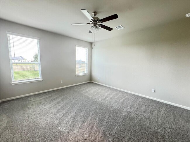 Building Photo - 27231 Blue Pool Dr