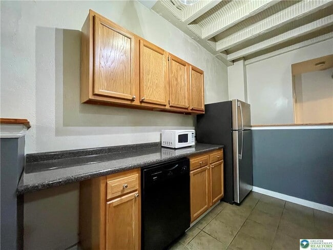 Building Photo - 147 S 4th St