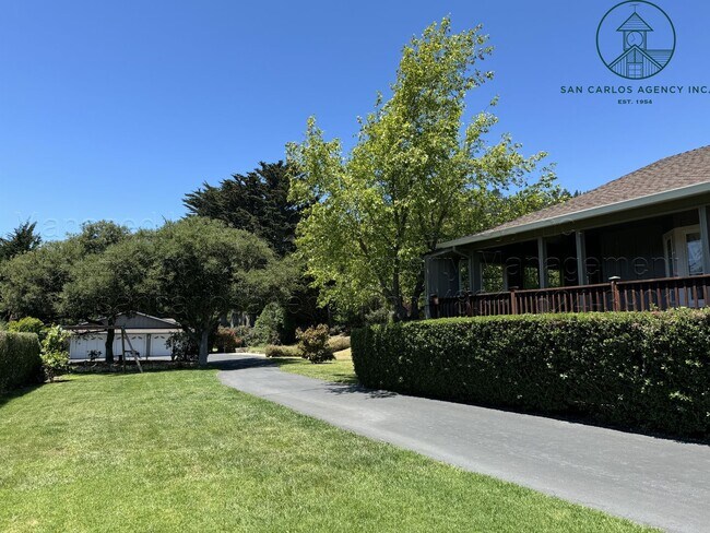 Building Photo - Spacious & Private Four Bedroom Carmel Val...