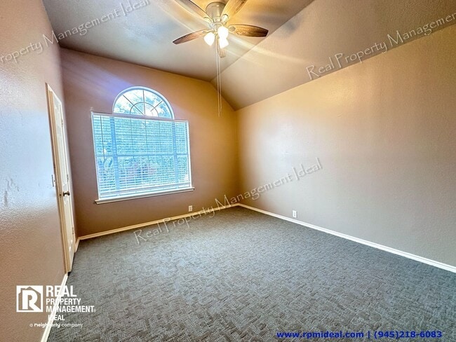 Building Photo - 8801 Vernon Ct