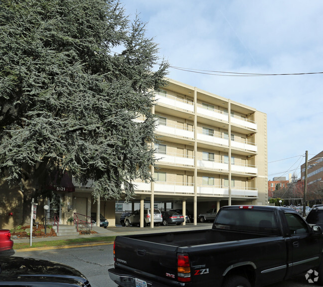 Building Photo - Sunset House Apartments