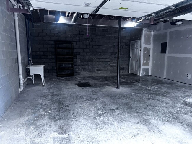 Building Photo - New For Rent in Pinson!