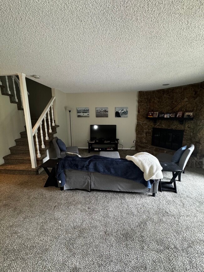 Building Photo - 1404 Adriel Dr