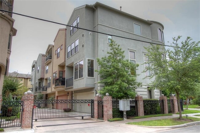 Building Photo - 622 Bomar St