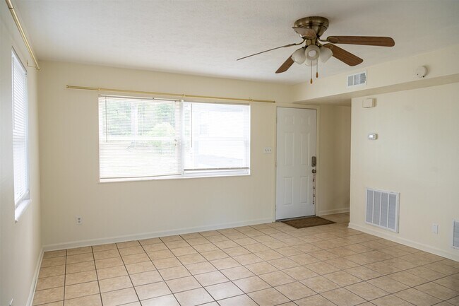 Building Photo - 3422 Orlando Dr