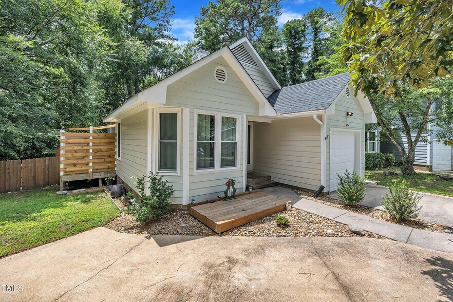 Primary Photo - Room in House on Tall Rock Ct