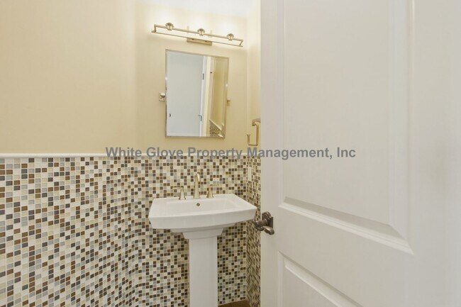 Building Photo - Resort-Style Orange Home with Pool, Spa, Panoramic Views & Disneyland Fireworks