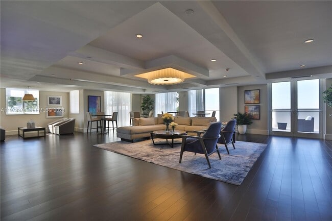 Building Photo - 2000 Salzedo St