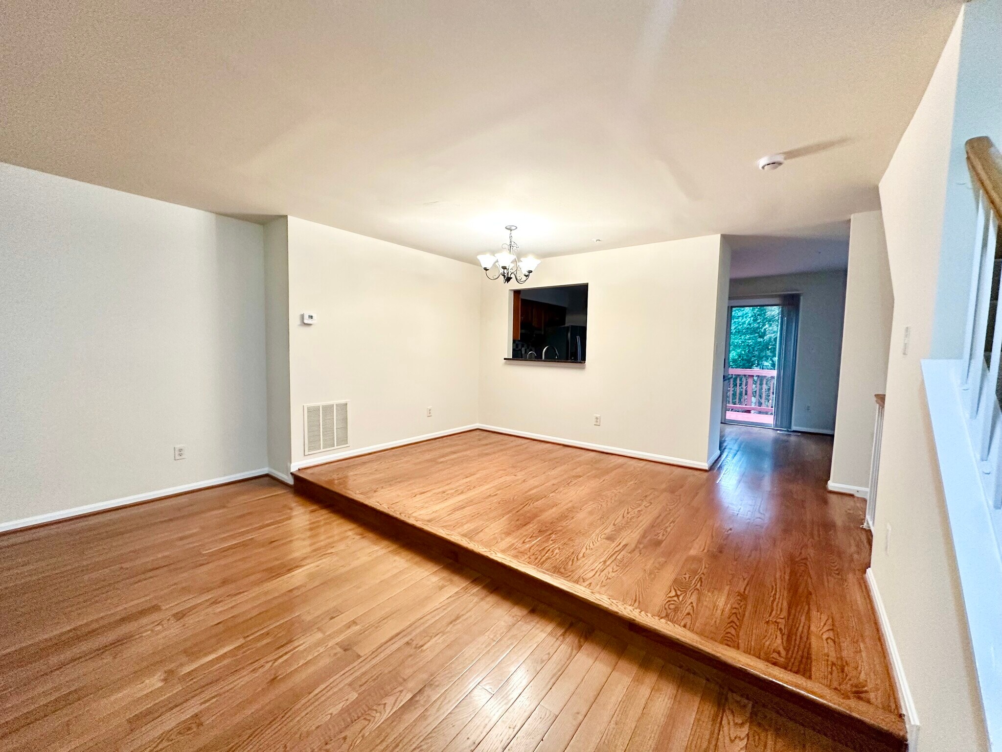 Building Photo - 13755 Lark Song Dr