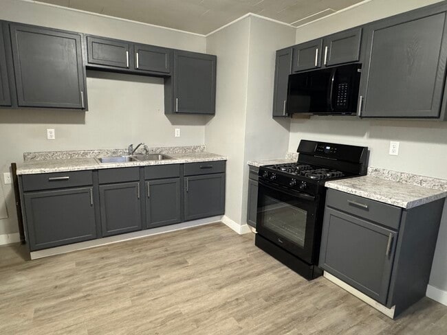 Building Photo - 3878 Johnson Ave