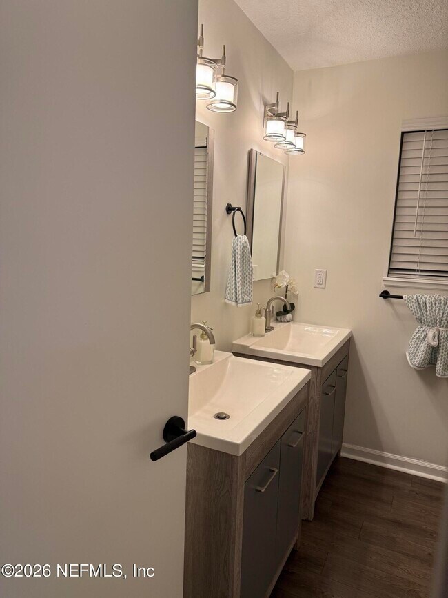 Building Photo - 35056 Keith Rd