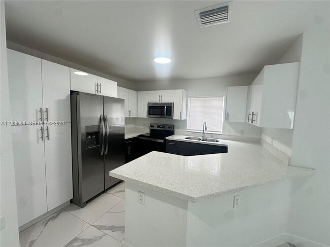 Building Photo - 116 NW 10th St