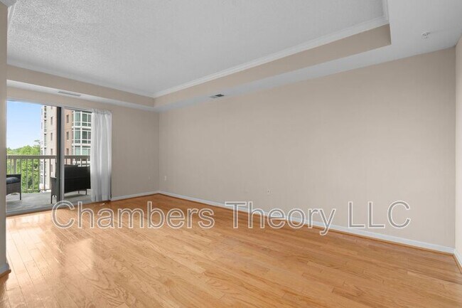 Building Photo - 3101 N Hampton Dr