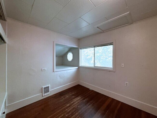Building Photo - 2963 Alder St