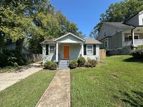 Building Photo - Charming 2 Bed 1 Bath Home In Nashville
