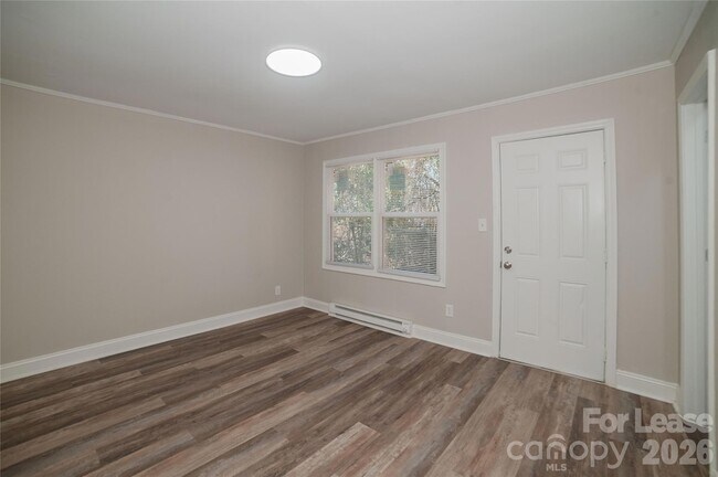 Building Photo - 5113 Higgins St