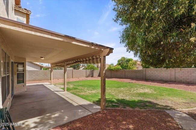 Building Photo - 5709 E Gelding Dr