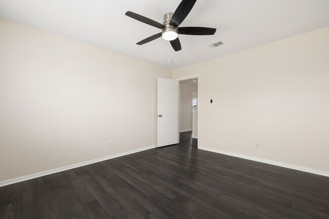 Building Photo - 21039 Vista Trail Ct