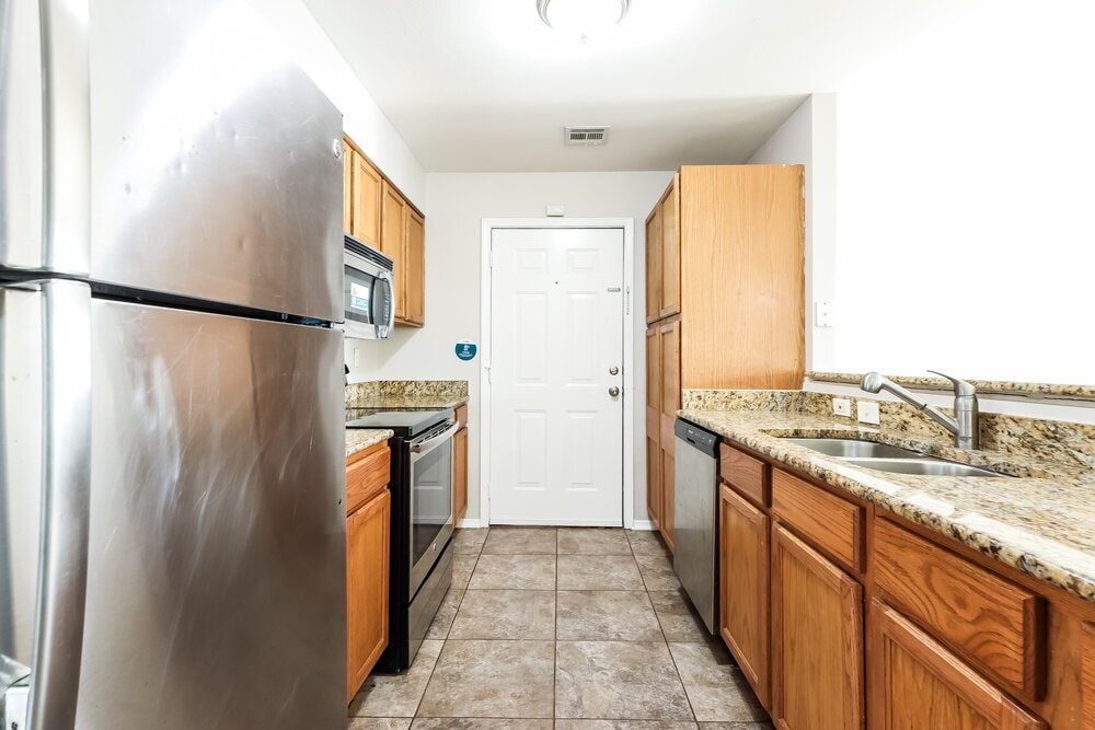 Building Photo - 1933 Creekridge Dr