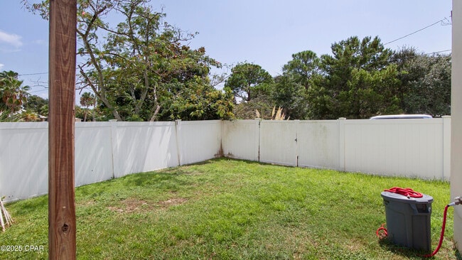 Building Photo - 316 Petrel St