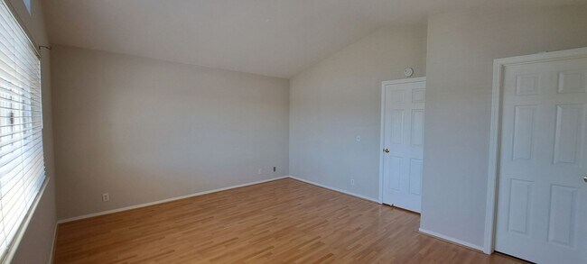 Building Photo - 320 Stamper Cir