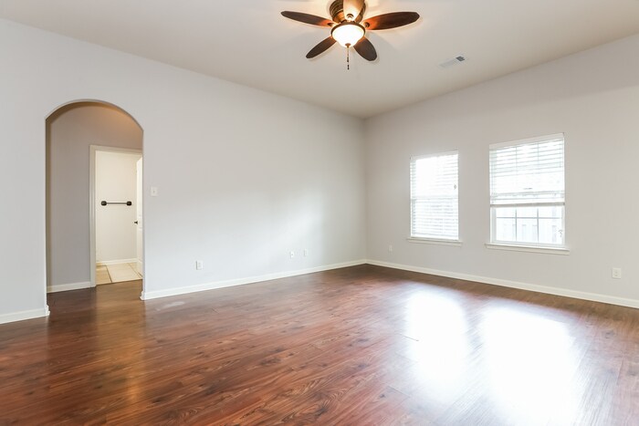 Building Photo - 7007 N Haven Dr