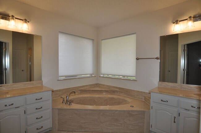 Building Photo - Great 4-2.5-2 in Colleyville, GCISD!