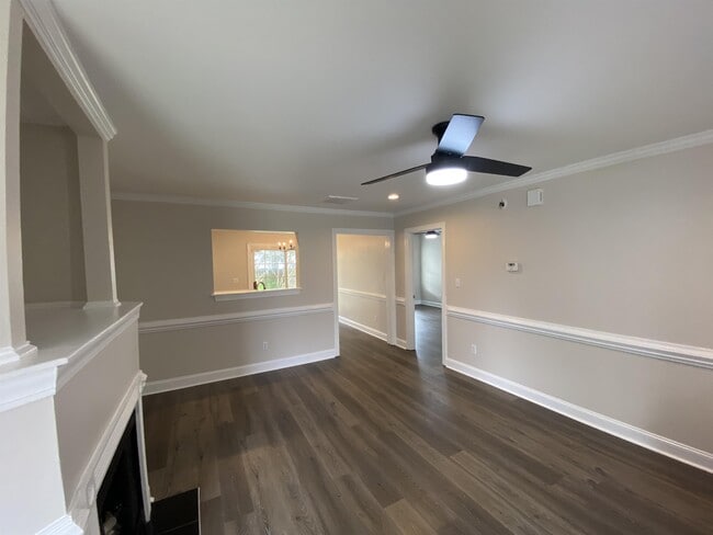 Building Photo - 2055 Cambria Dr
