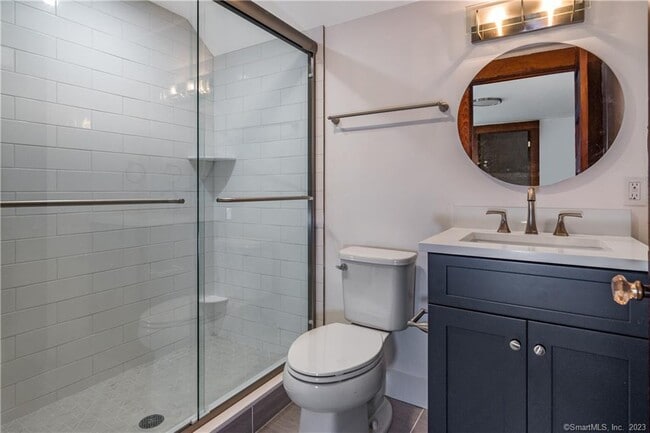 Building Photo - 18 Graves Ave