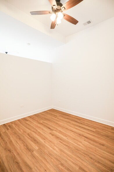 Building Photo - 3158 N Broadway St