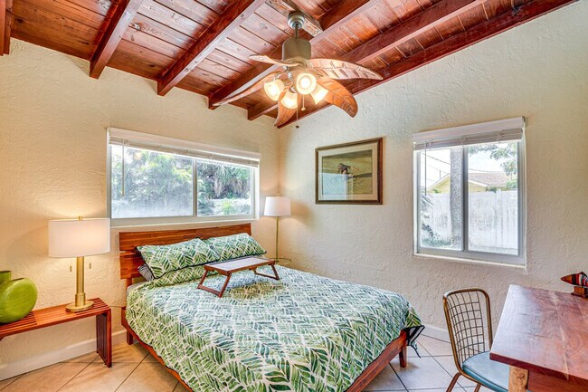 Building Photo - 103 Essex Dr