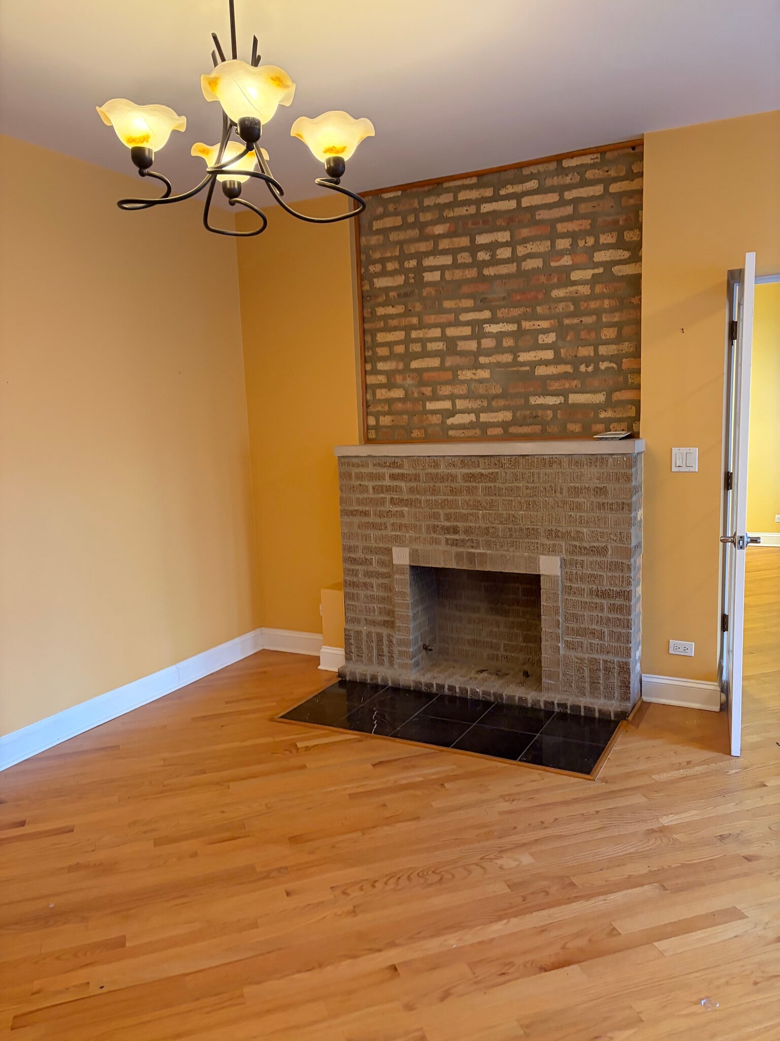 Building Photo - 7726 N Paulina St #1