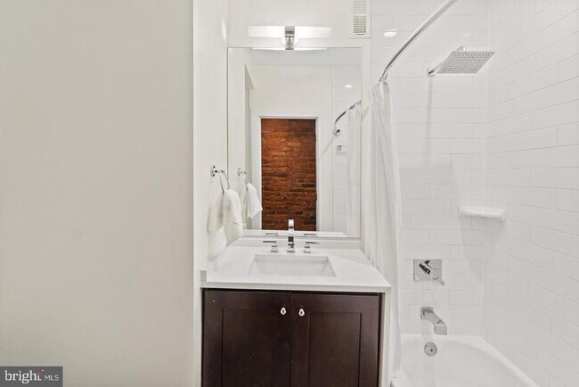 Building Photo - 1029 Euclid St NW