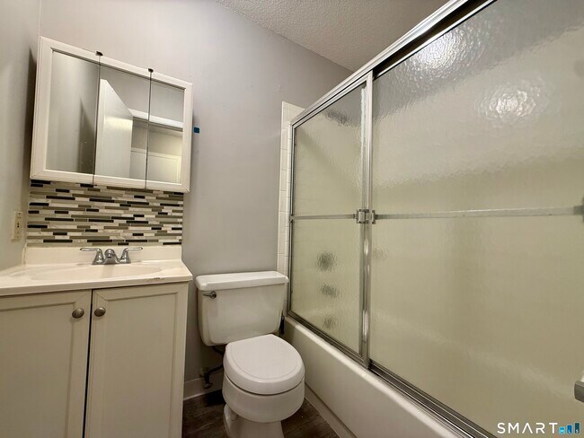 Building Photo - 289 Main Ave