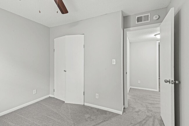 Building Photo - Summer Special! Updated 3BR Townhome with Basement + $250 Off First Month’s Rent