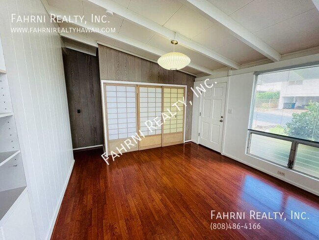 Building Photo - 1472 Kalauipo St