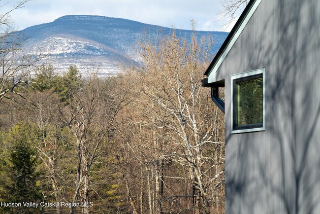 Building Photo - 324 Fish Creek Rd